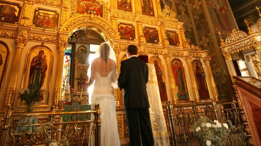 Правильно ли венчаться на праздник Покрова Пресвятой Богородицы