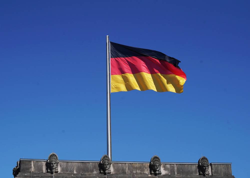 Глава ХДС: Германия должна быть в добрососедских отношениях с РФ