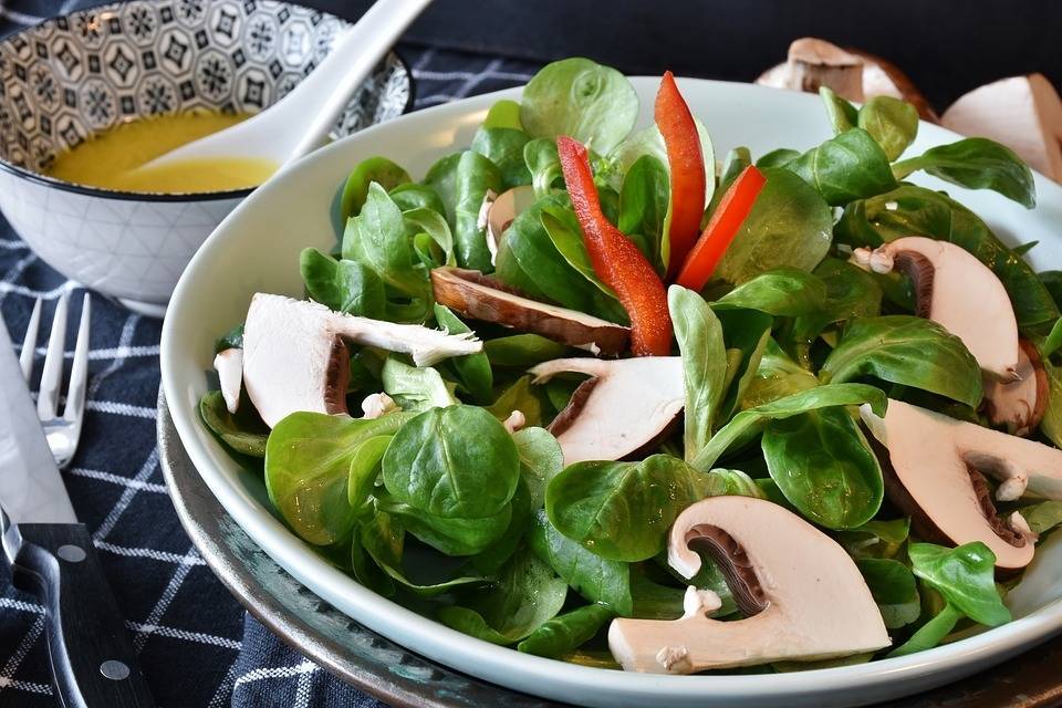 Ученые рассказали, почему употребление салатов может вызвать инсульт