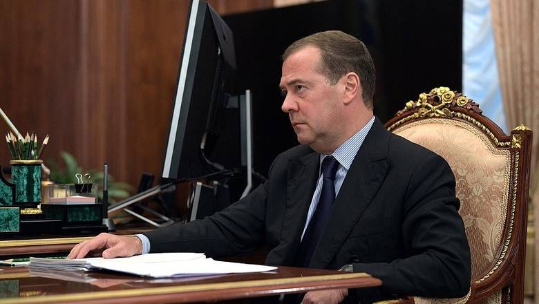 Медведев потребовал от губернаторов прекратить вранье в статистике