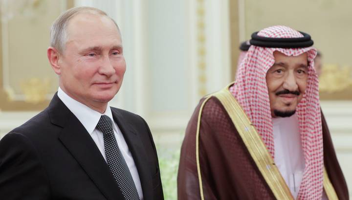 В Саудовской Аравии Путина встретили салютом и кавалерийским эскортом