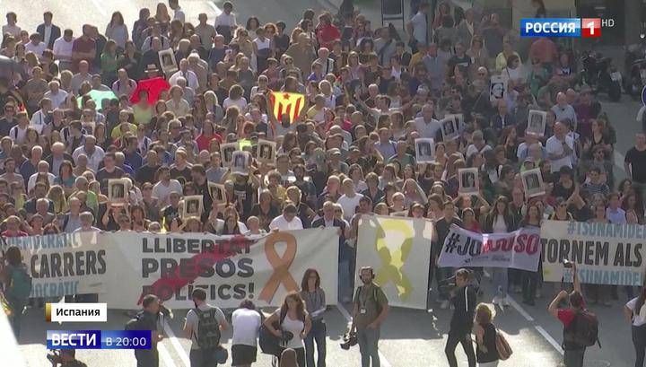 Бунт в Барселоне: столкновения против приговоров каталонским сепаратистам