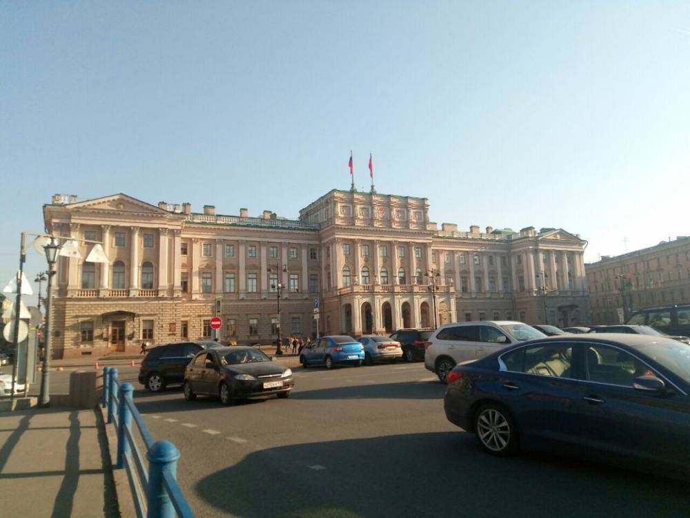 В Мариинском дворце торжественно внесут проект закона о бюджете на три следующих года