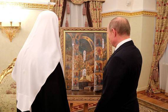Путин подарил королю Саудовской Аравии камчатского кречета