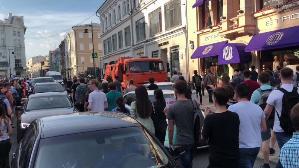 Полиция провела новые обыски у участников массовых беспорядков, прошедших летом в Москве