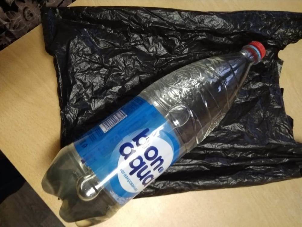 Cотрудники СИЗО-3 нашли на территории учреждения бутылку с алкоголем