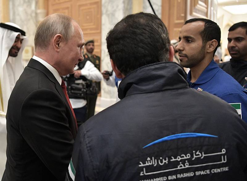 Стало известно, что арабские космонавты подарили Путину