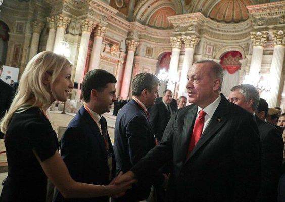 «Зрада!»: МИД Украины возмущен тем, что Эрдоган пожал руку Поклонской