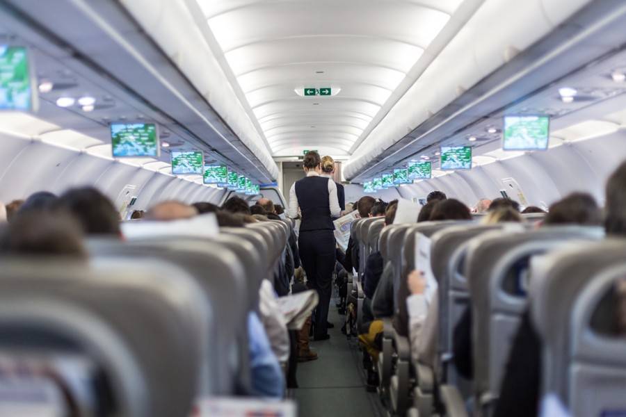 Стюардесса опровергла запрет на секс в самолете