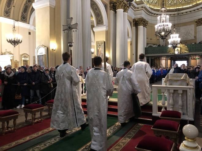 Беглов побывал на литургии в Александро-Невской лавре, проведенной патриархом Кириллом