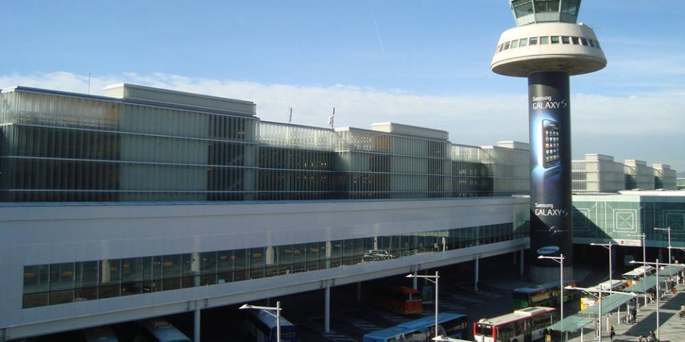 В аэропорту Барселоны произошли ожесточенные столкновения
