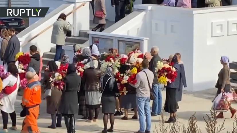 В Саратове простились с убитой Лизой Киселёвой — видео