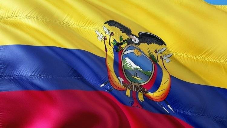 Эквадорские власти отменили повышение цен на транспорт