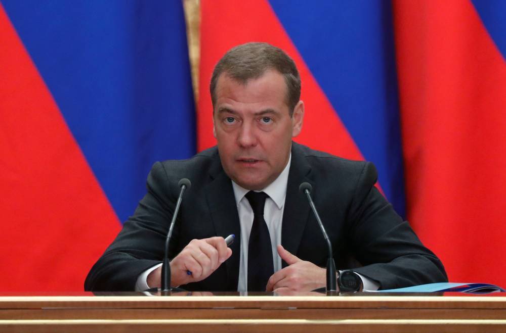 Медведев высказался по поводу базы водителей с противопоказаниями