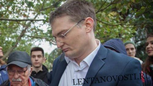 Адвокат Беньяш оштрафован на 30 тысяч рублей. Он якобы укусил полицейского в Краснодаре