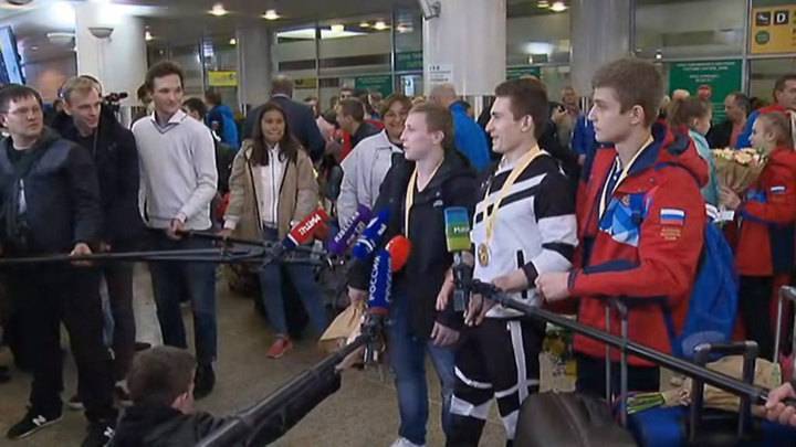 В Москву вернулись российские гимнасты, с триумфом выступившие в Германии