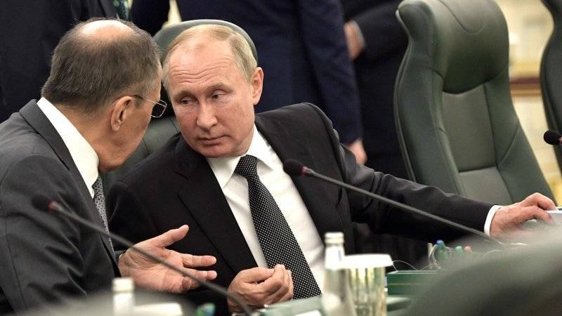 Путин заявил, что РФ поможет ОАЭ с запуском спутников