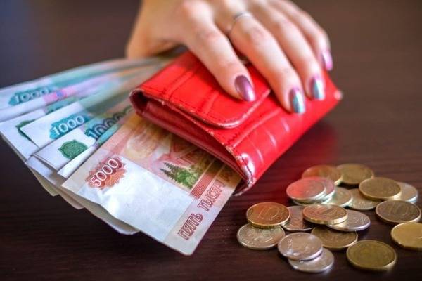 Жителям России напомнили о двойной зарплате в праздники