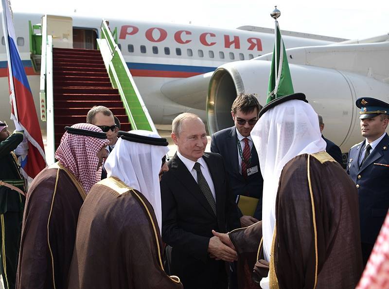 Королевские почести: Путину устроили пышный прием в Эр-Рияде