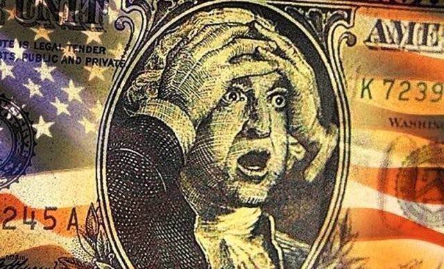 Bloomberg оценил в $7,7 млрд потери России от первого года отказа от доллара в золотовалютных фондах