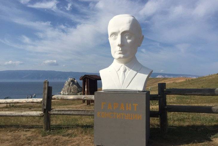 На острове Ольхон в знак протеста убрали недавно установленный бюст Путина