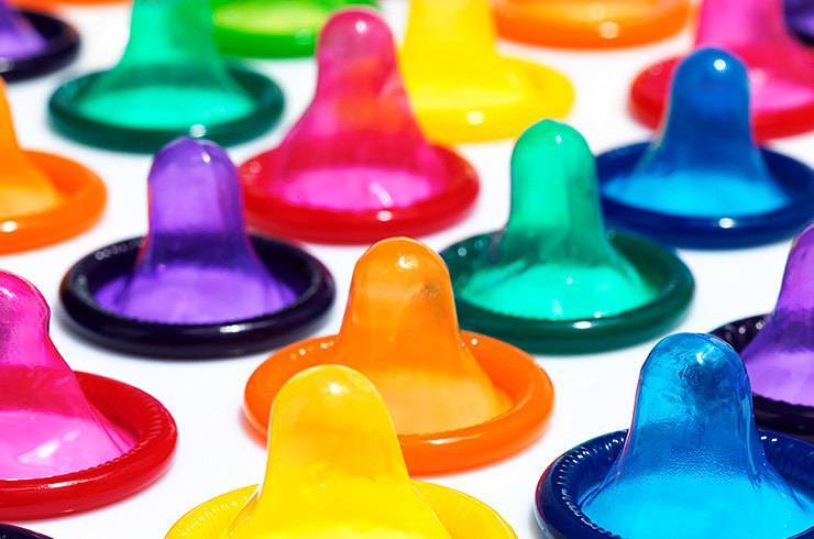 Опасный секс: 5 причин, почему люди не пользуются презервативом (а зря!)