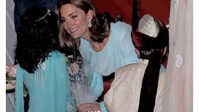 Кейт Миддлтон повторила наряд принцессы Дианы в Пакистане