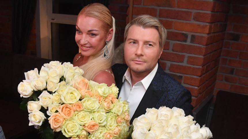 Волочкова намекнула на свадьбу с Басковым прямо в день его рождения