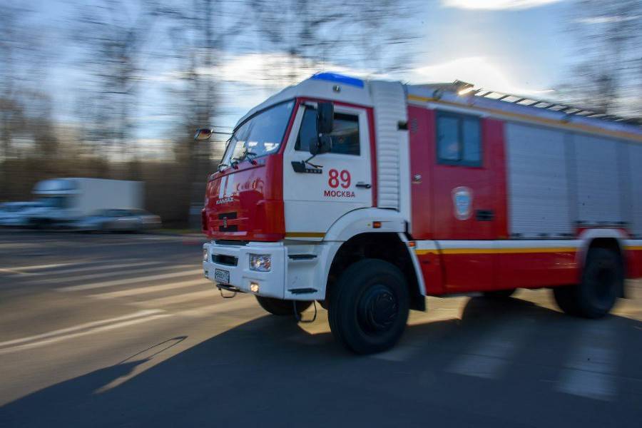 Пожар произошел в административном здании на Варшавском шоссе