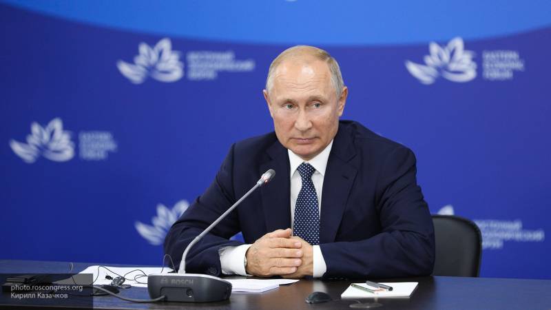Путин потребовал отчета о расходовании средств на помощь пострадавшим от паводков