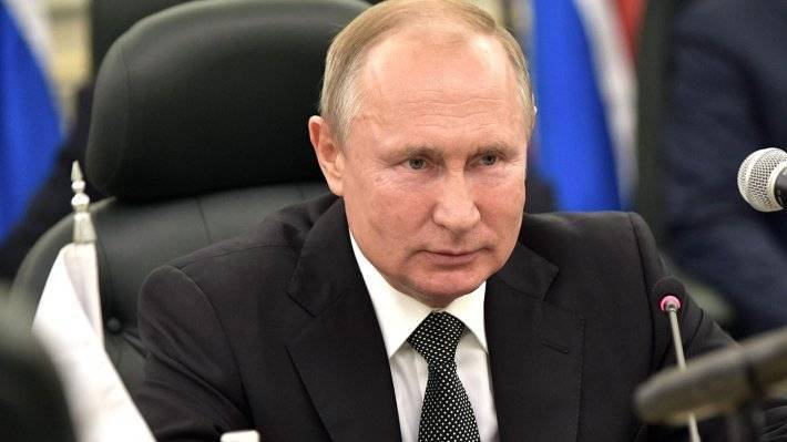 Путин призвал чиновников помогать пострадавшим от паводков «с душой и сердцем»