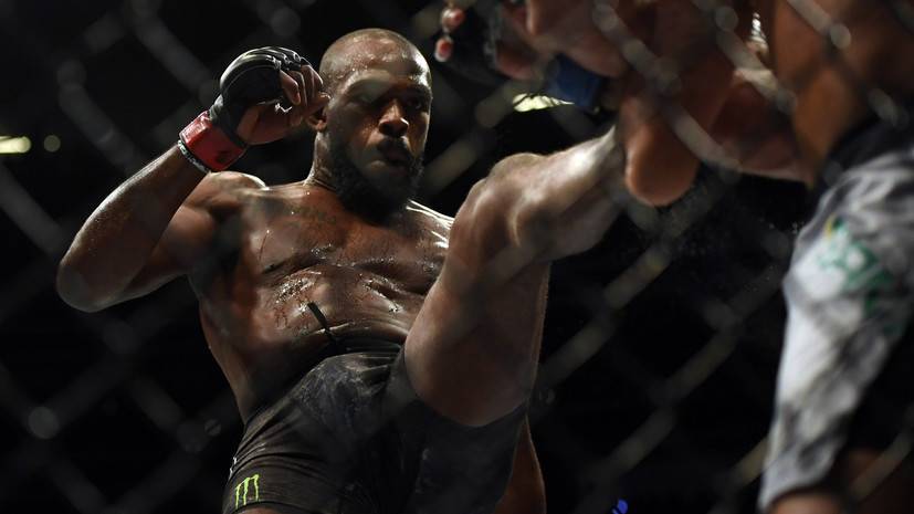 СМИ: Чемпион UFC Джонс признался в нападении на официантку