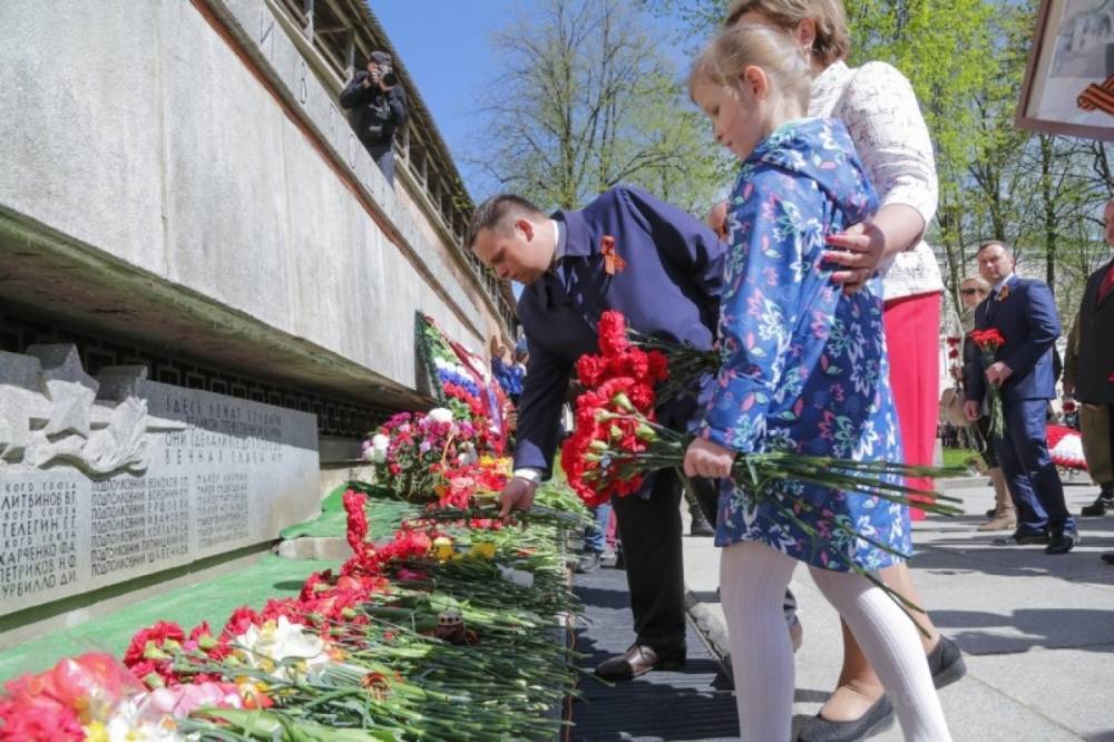 Средние школы Архангельска станут именными в честь героев ВОВ
