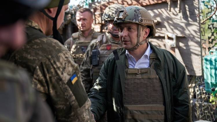 Зеленский назвал условия для отвода украинских сил в Донбассе