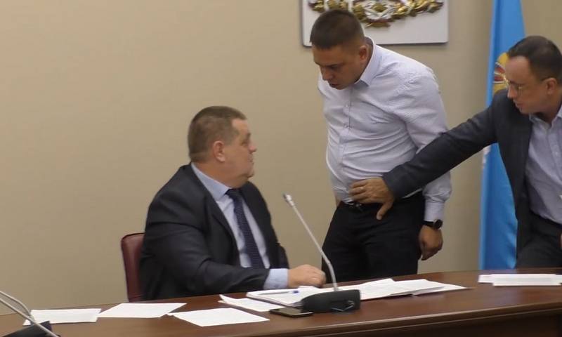 «Я вам не милый!» Ульяновские депутаты чуть не подрались из-за намеков на сексориентацию