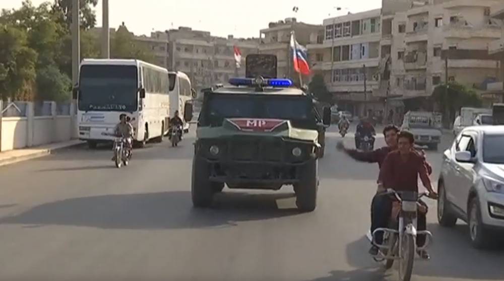 СМИ опубликовали видео патрулирования Манбиджа военной полицией РФ в Сирии