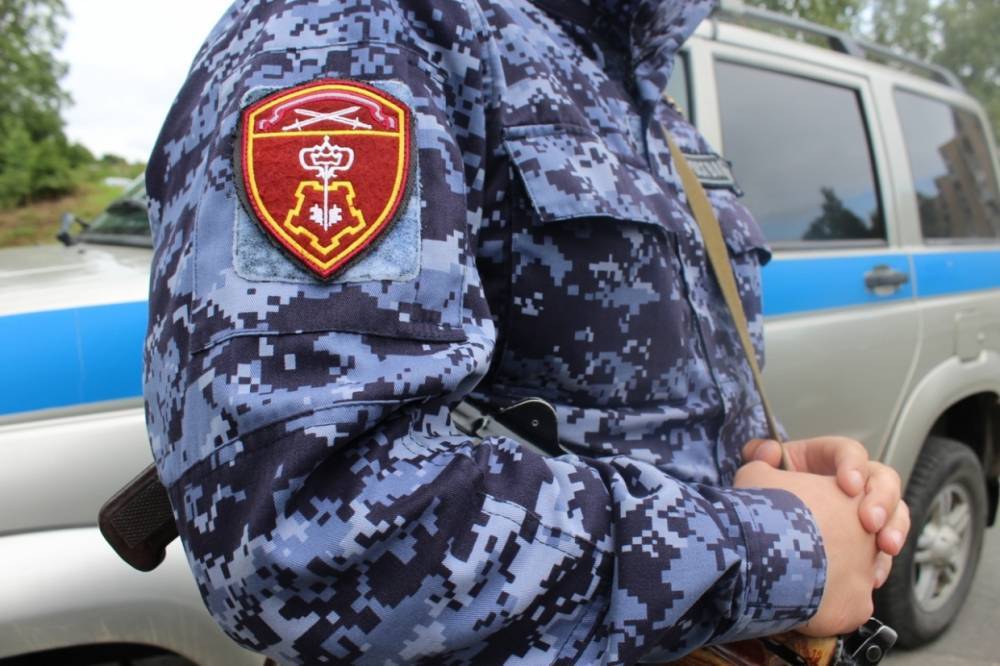 Находящихся в федеральном розыске преступников задержали сотрудники Росгвардии Петербурга