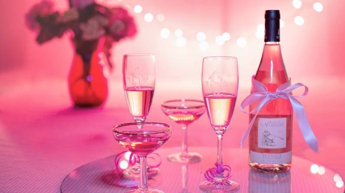 В Роскачестве дали советы по выбору розового вина