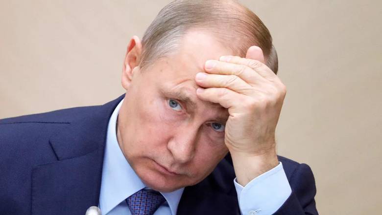 Как в присутствии Путина измывались над гимном России  (ВИДЕО)