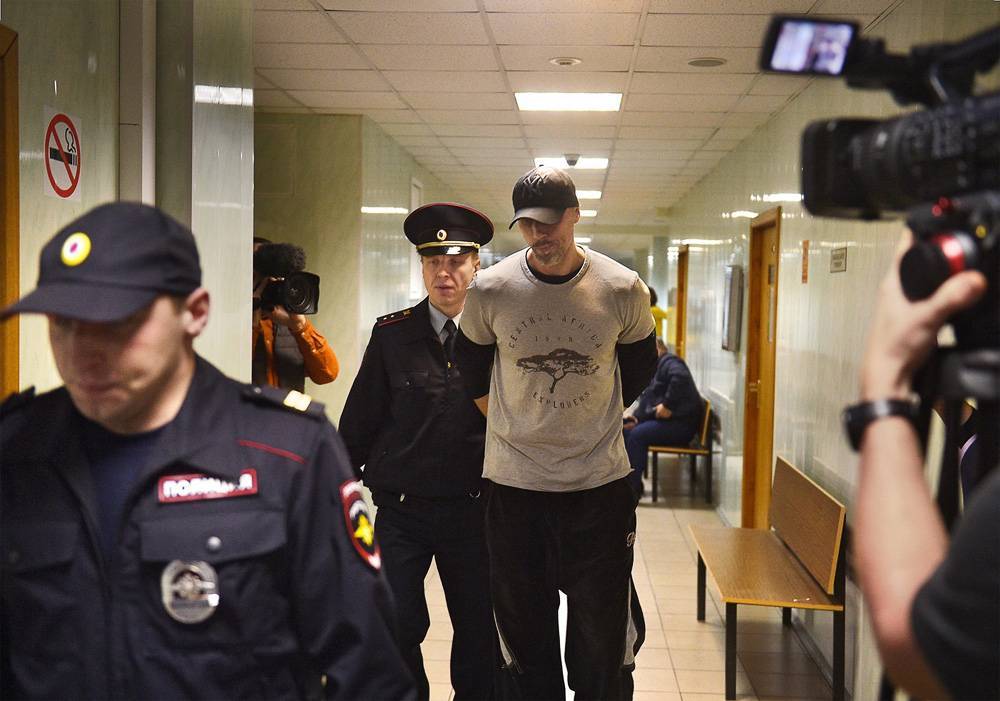 Суд в Москве приговорил бывшего игрока сборной России по баскетболу Дмитрия Домани к шести годам колонии