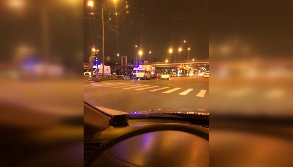 Водитель минивэна от столкновения с маршруткой под Дунайским путепроводом попал в больницу