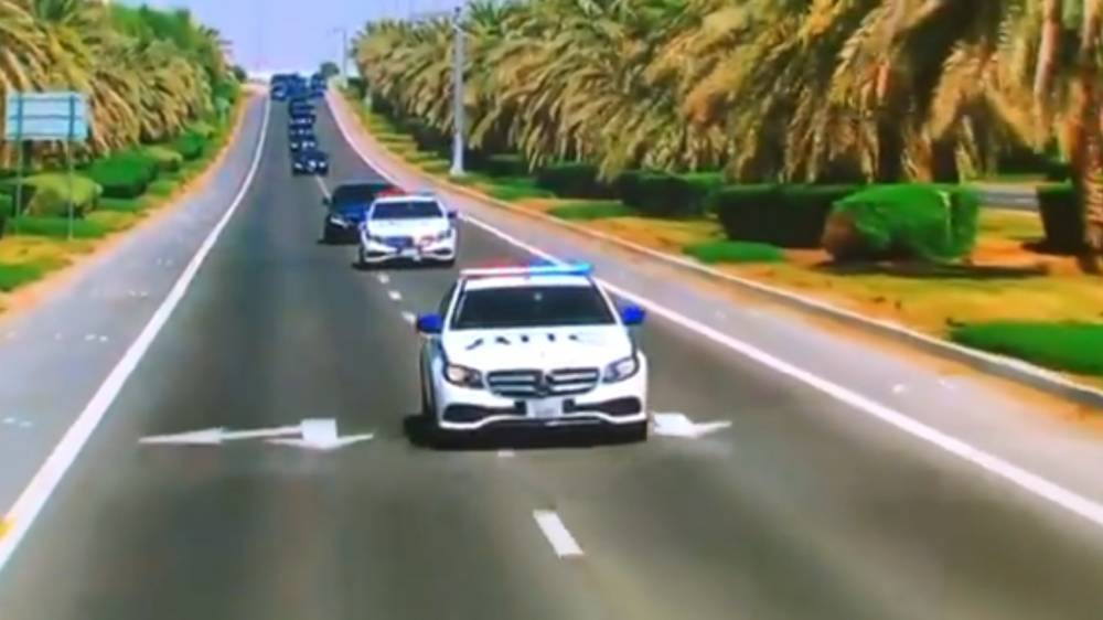 Машины с надписью «ДПС» сопроводили кортеж Путина в ОАЭ