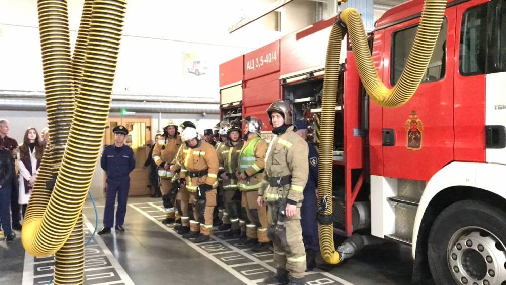 Вице-губернатор Петербурга проверил готовность пожарных к работе в зимний период