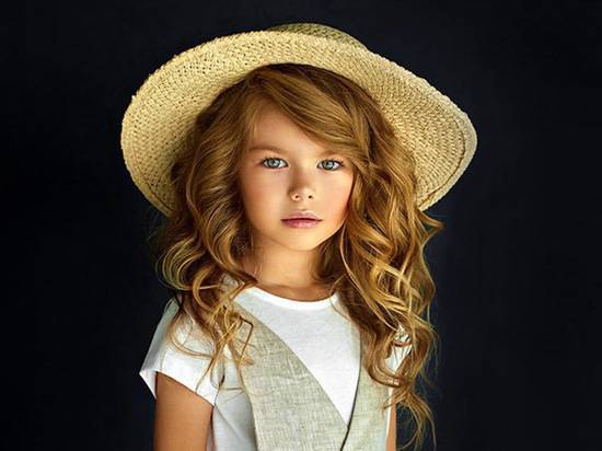 6-летняя москвичка признана самой красивой девочкой в мире