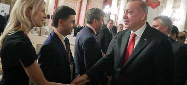 Киев бьется в истерике из-за рукопожатия Эрдогана с Поклонской