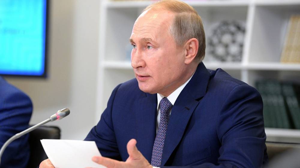Путин поручил подготовить предложения о системе мотивации классных руководителей