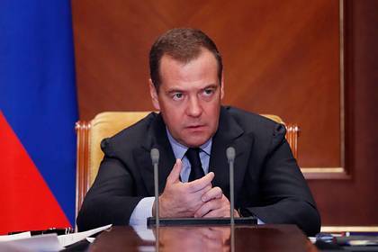 Медведев отчитал губернаторов за нацпроекты