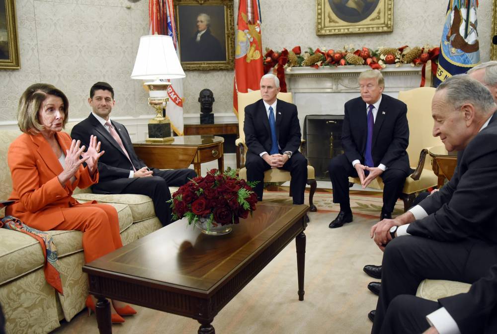 Скандалом закончилась встреча Трампа с конгрессменами в Белом доме