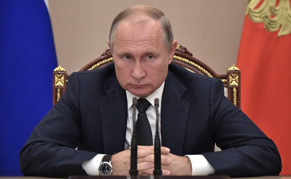 Путин потребовал отчета о помощи пострадавшим от паводков