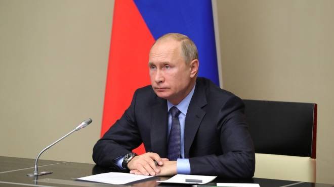 Путин поручил выделить средства авиакомпаниям для компенсации расходов на керосин